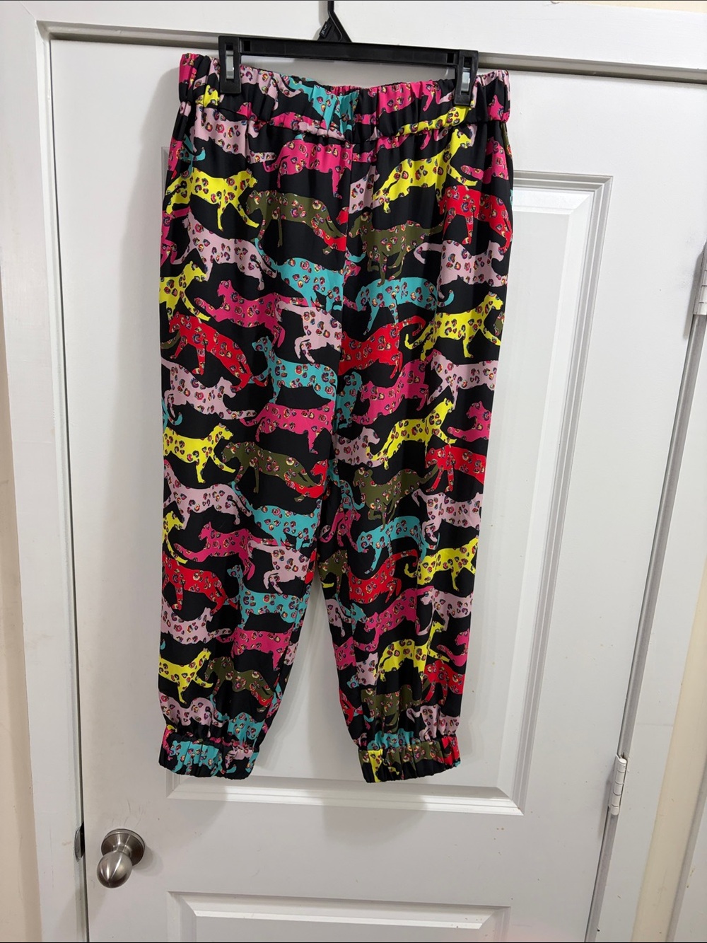 CROSBY by Mollie Burch Black Ankle Pants with Multicolor Leopard Cats